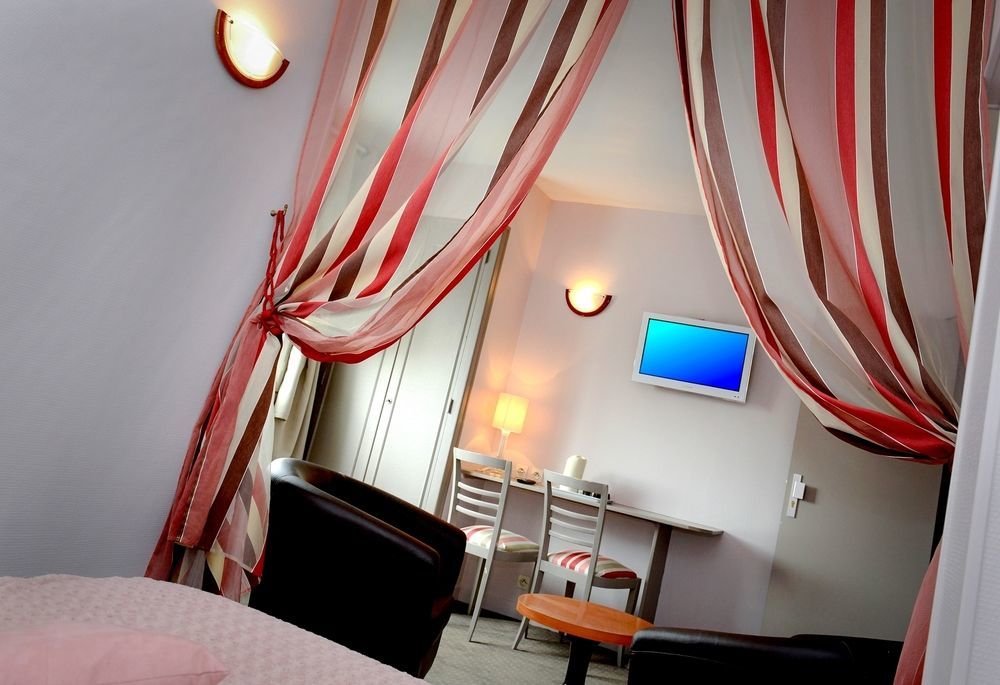 Saint Aubin Logis Hotel & Restaurant Saint-Aubin-Sur-Mer (Calvados) Exterior foto